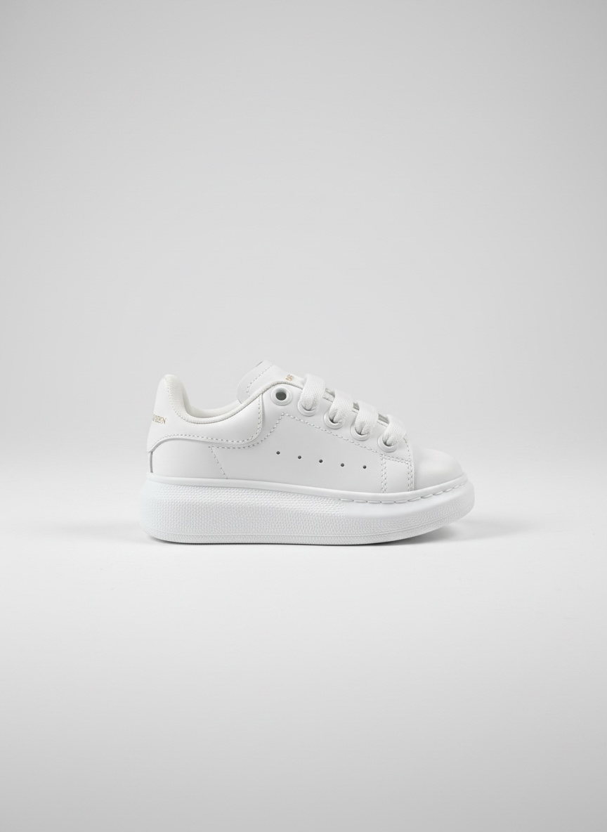 Adidași MQ White