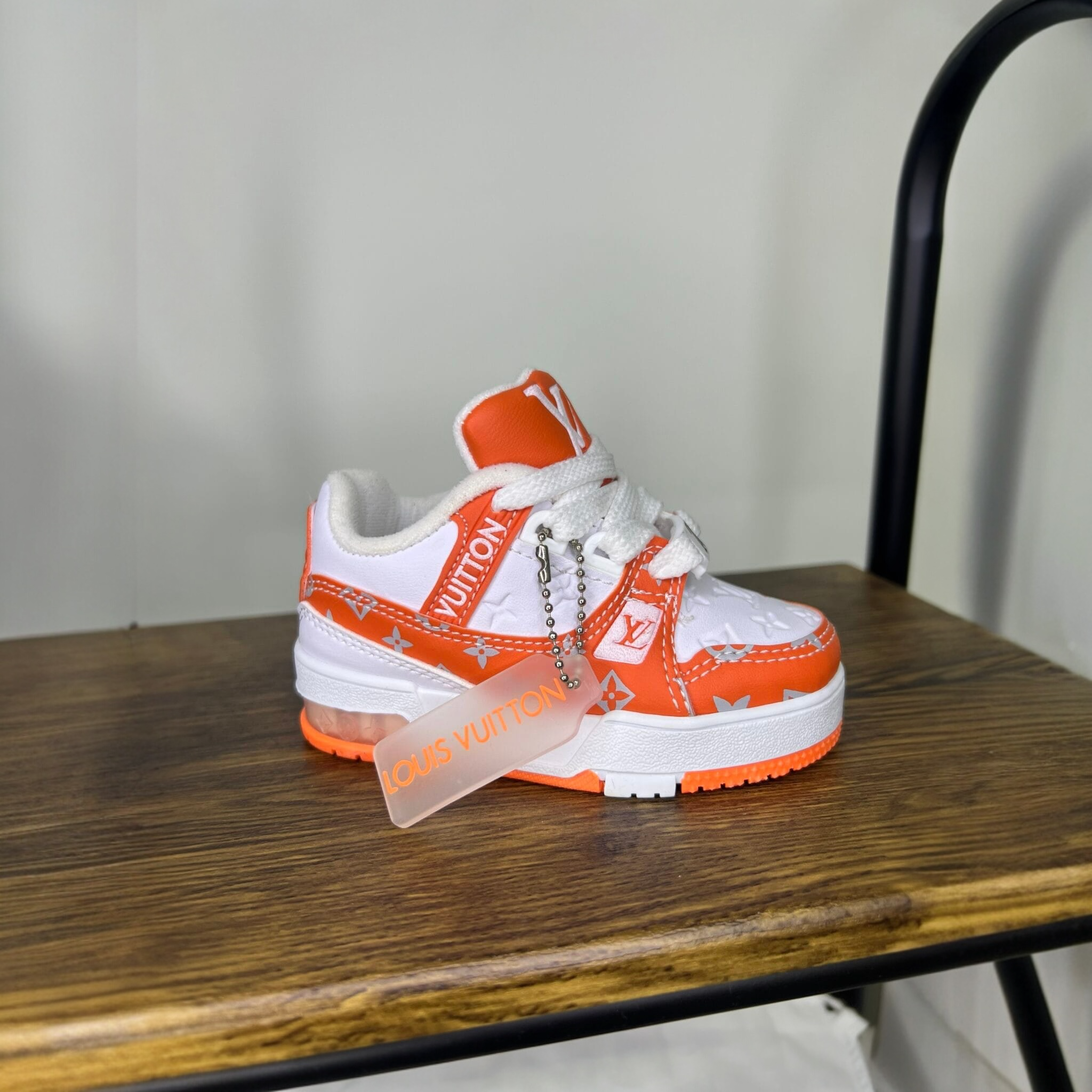 Adidași LV Orange
